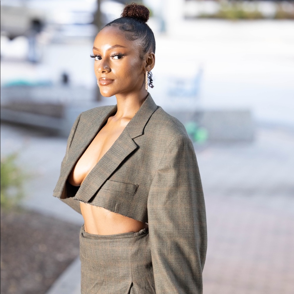 Meet your Posher, Kinnidy